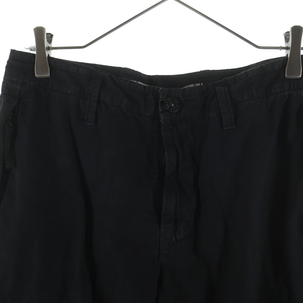 STONE ISLAND(ストーンアイランド) ガーメントダイ エフェクト ロゴパッチ ウォッシュコットン カーゴパンツ ブラック 1015303WA
