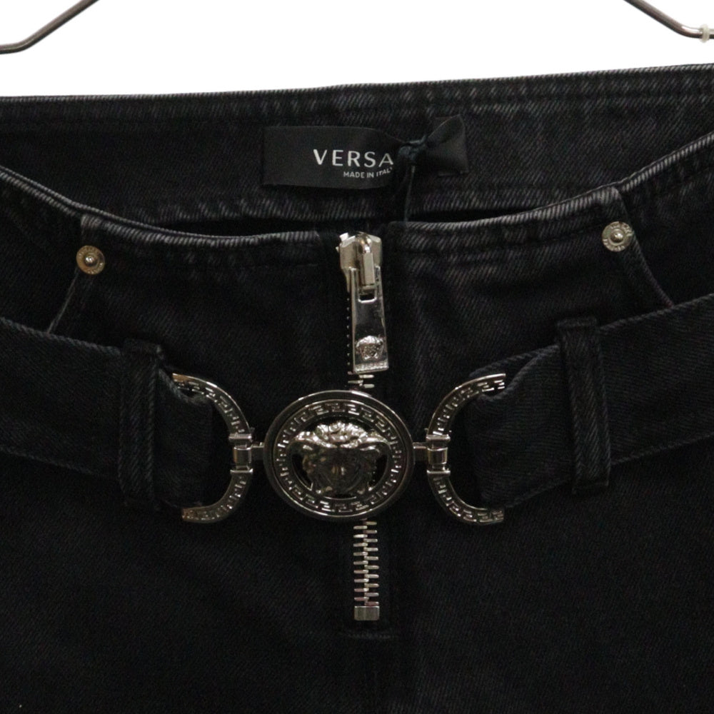 VERSACE(ヴェルサーチ) Medusa Flared Jeans メデューサ ロゴバックル フレアジーンズ デニムパンツ ブラック 1009765 1A07238 レディース