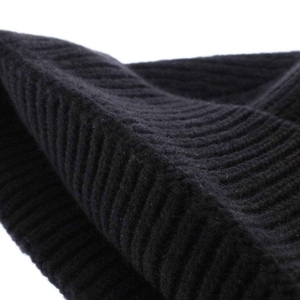 AMI Alexandre Mattiussi(アミアレクサンドルマテュッシ) RED ACD BEANIE 刺繍 ロゴ ニット ビーニー 帽子 ブラック BFUHA106.018