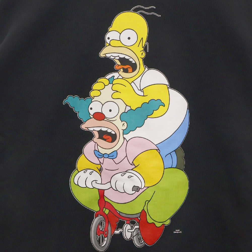 SEQUEL(シークエル) 24AW ×The Simpsons ザ・シンプソンズ フロントキャラクタープリント クルーネック スウェット トレーナー ブラック SQ-24AW-TSCS-01