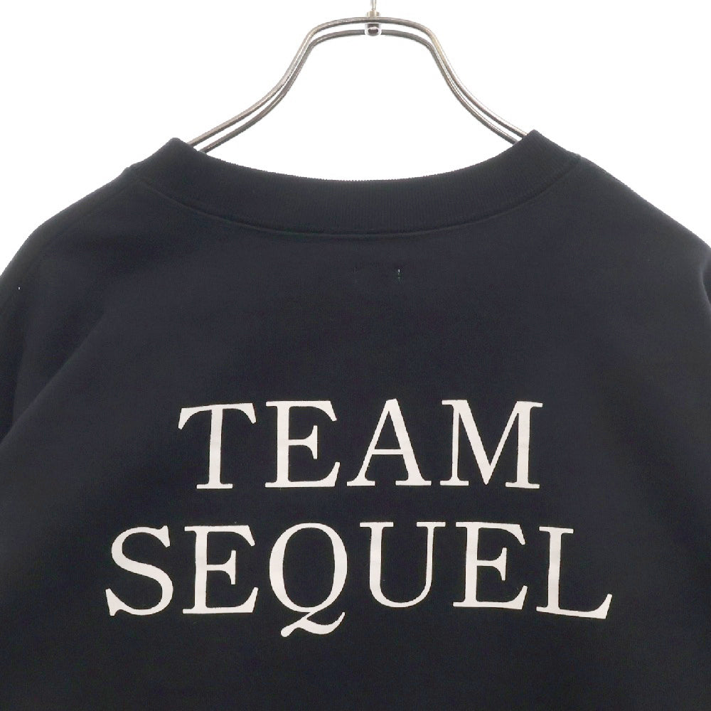 SEQUEL(シークエル) 24AW ×The Simpsons ザ・シンプソンズ フロントキャラクタープリント クルーネック スウェット トレーナー ブラック SQ-24AW-TSCS-01