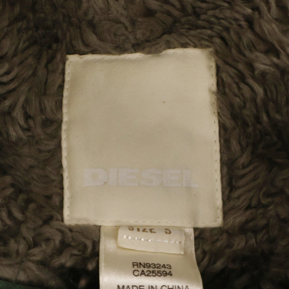 DIESEL(ディーゼル) 裏ボア 袖ロゴ刺繍 ジップアップボンバージャケット カーキ