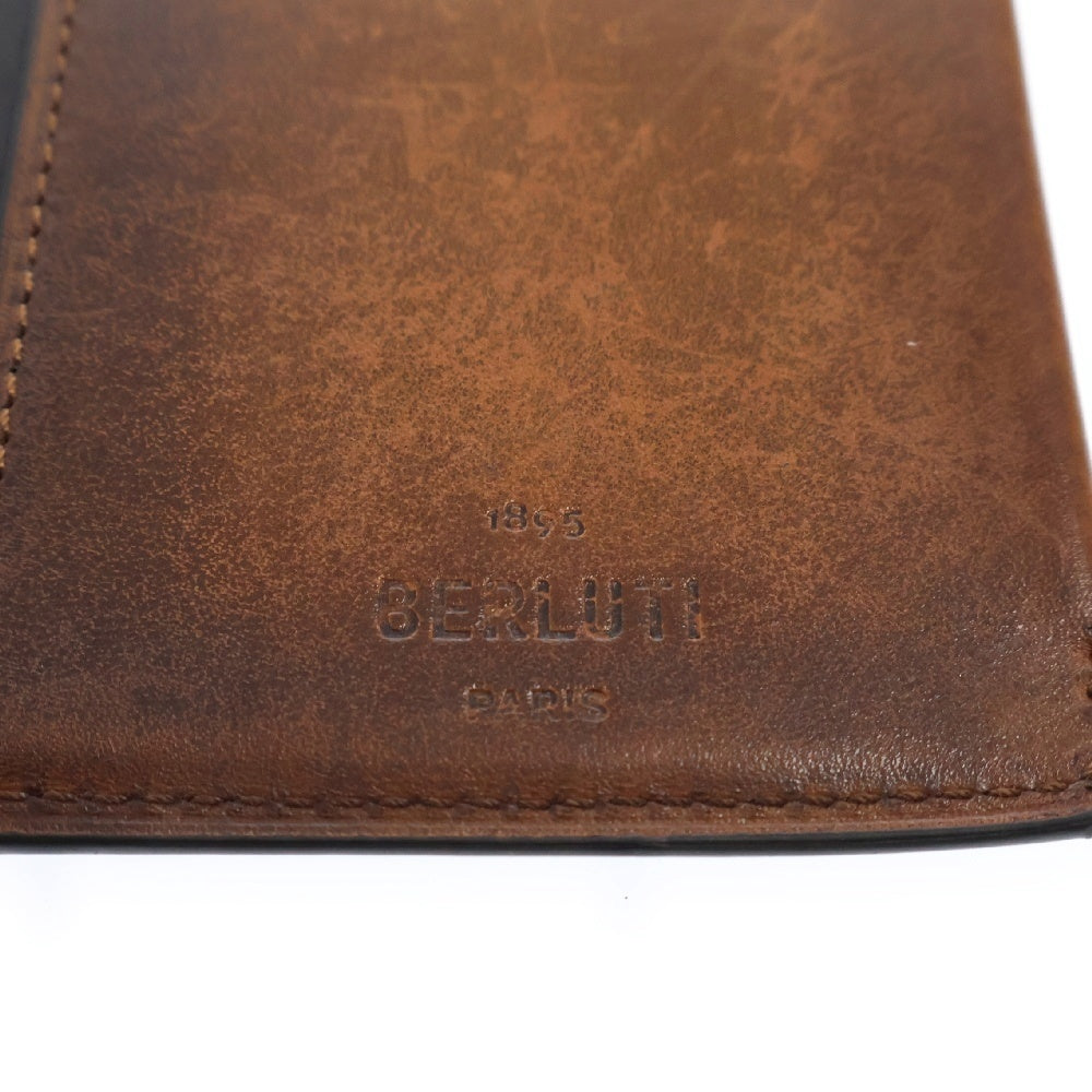 Berluti(ベルルッティ) ベネチアンレザー カリグラフィ パスポートケース 小物 ブラウン