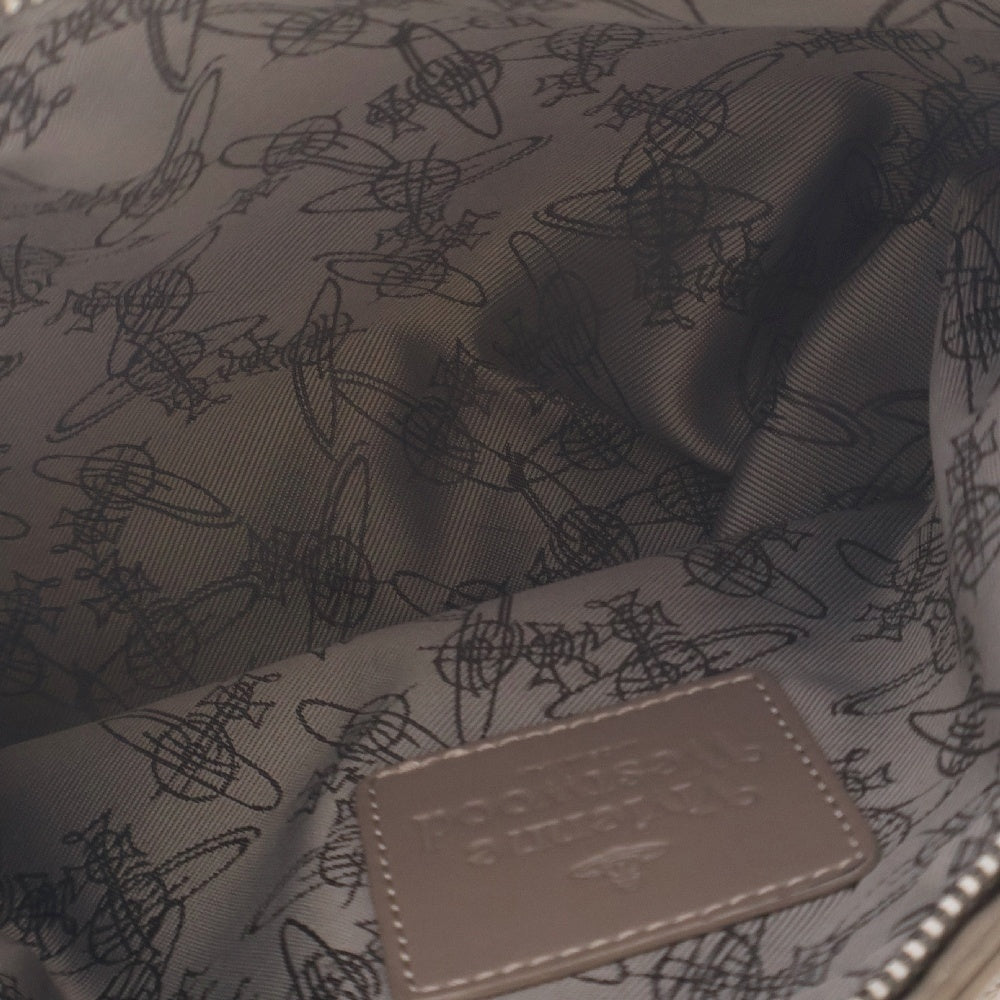 Vivienne Westwood(ヴィヴィアンウエストウッド) オーブメタルロゴ ナイロン ショルダーバッグ ベージュ/シルバー 43040061-02036