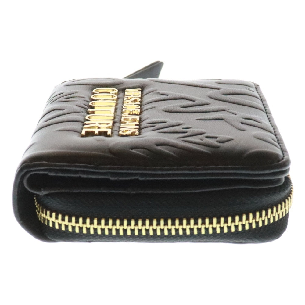 VERSACE JEANS COUTURE(ヴェルサーチジーンズクチュール) ロゴプレート エンボス加工 ジップラウンドウォレット 二つ折り財布 ブラック