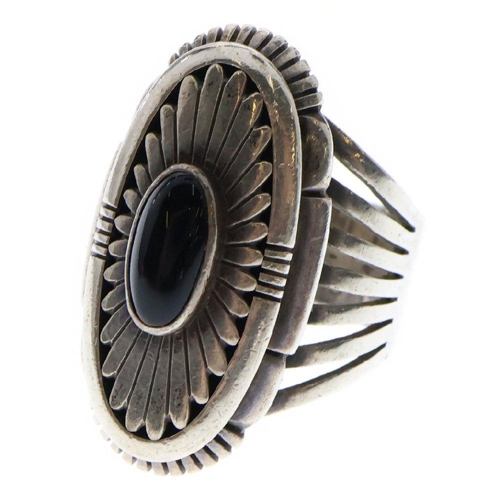 INDIAN JEWELRY(インディアンジュエリー) ナバホ族 Howard Nelson ハワードネルソン オーバーレイ オニキス 付き サンバースト シルバーリング