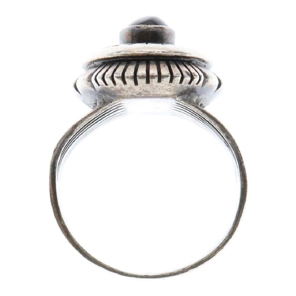INDIAN JEWELRY(インディアンジュエリー) ナバホ族 Howard Nelson ハワードネルソン オーバーレイ オニキス 付き サンバースト シルバーリング