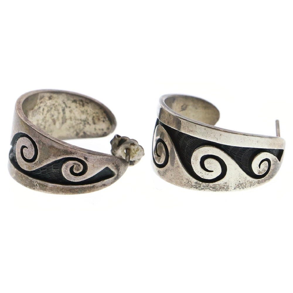 INDIAN JEWELRY(インディアンジュエリー) HOPI Mitchell Sockyma ホピ族 ミッチェル ソッキーマ オーバーレイ フック ピアス セット シルバー