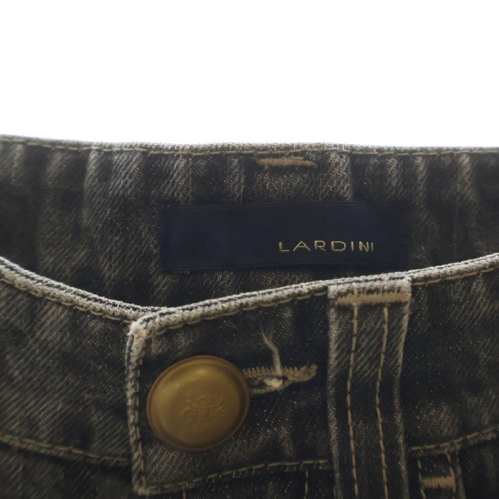 LARDINI(ラルディーニ) フラワーエンブロイダリー ストレート ボタンフライデニムパンツ ブラック