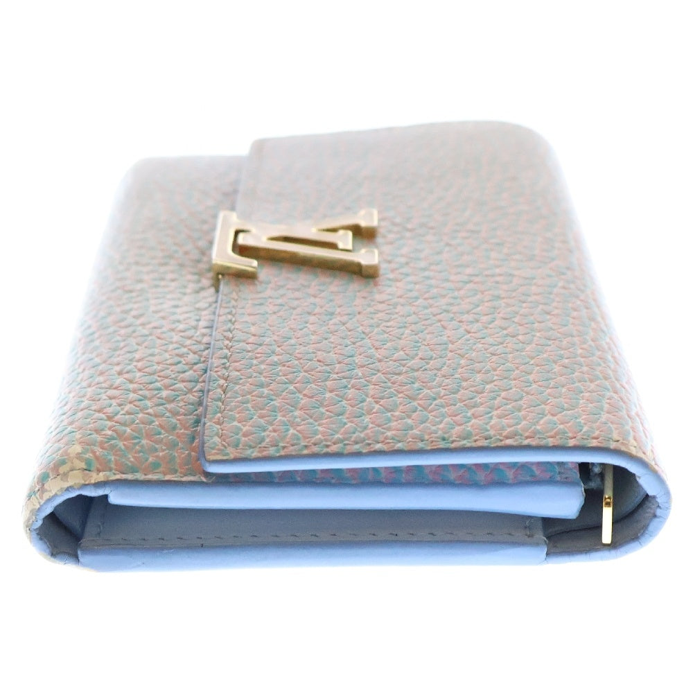 LOUIS VUITTON(ルイヴィトン) ポルトフォイユ カピシーヌ トリヨンレザー サマースターダスト 三つ折り財布 ライトブルー M81306