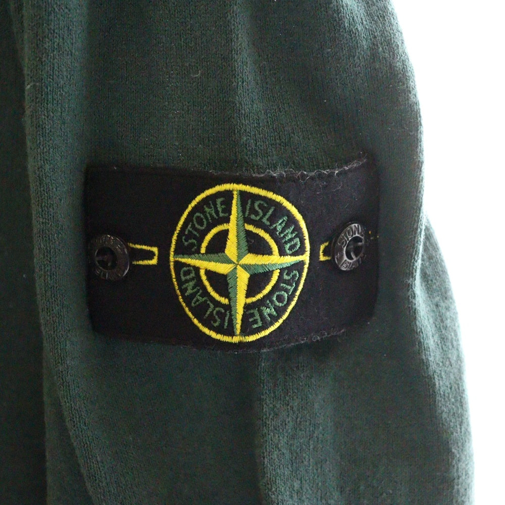 STONE ISLAND(ストーンアイランド) アームロゴワッペン ハイゲージコットン ソリッド クルーネックニット セーター グリーン 1015532B9