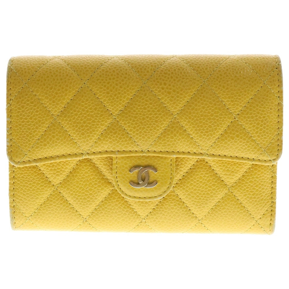 CHANEL(シャネル) ココマーク マトラッセ キャビアスキン クラシックスモールフラップウォレット 3つ折り財布 イエロー 25番台