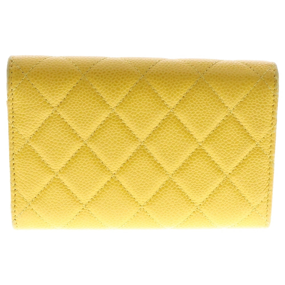 CHANEL(シャネル) ココマーク マトラッセ キャビアスキン クラシックスモールフラップウォレット 3つ折り財布 イエロー 25番台