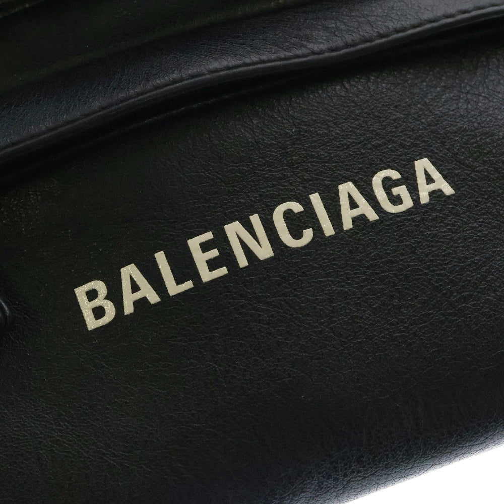 BALENCIAGA(バレンシアガ) エブリデイ ロゴプリント カーフレザー ボディバッグ ブラック 552375