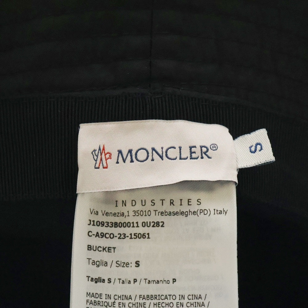MONCLER(モンクレール) 24SS ロゴテープ ナイロン バケット ハット ブラック J10933B00011 OU282