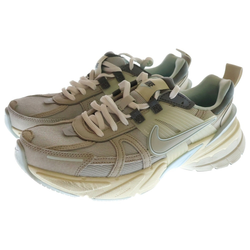 NIKE(ナイキ) WMNS V2K METALLIC PLATINUM ラン ライト ボーン ライト アイアン オール スモーク ローカットスニーカー レディース US8/25cm FZ3596-072