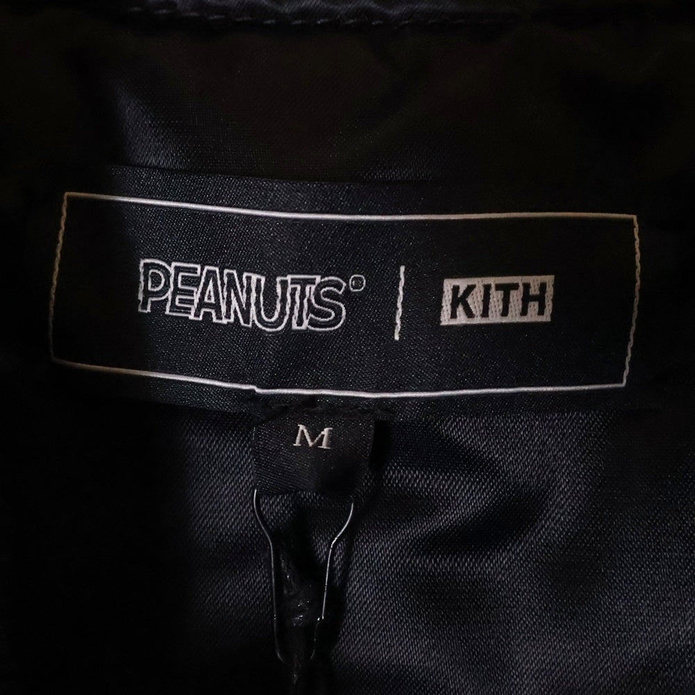 KITH(キス) ×Peanuts 75th ANNIVERSARY ピーナッツ 75周年記念 スヌーピー 刺繍 サテン ボンバージャケット ボタンフライ ブルゾン ブラック KHM010889-001