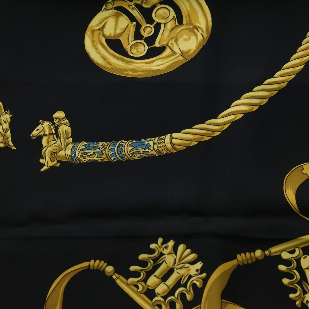 HERMES(エルメス) カレ90 RYBAL 黄金の騎士 フランス製 シルク スカーフ ブラック/ゴールド