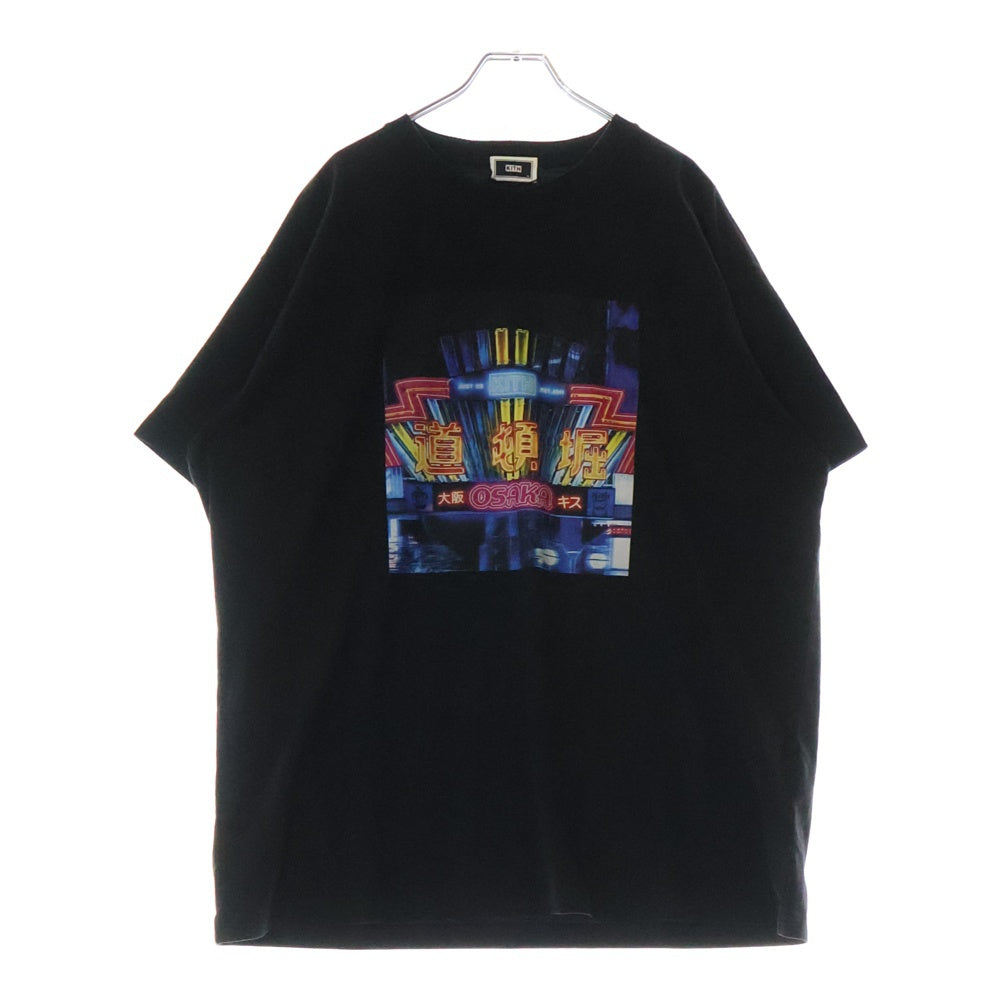 KITH(キス) OSAKA CITY LIGHTS TEE オオサカ シティ ライト クルーネック半袖Tシャツ カットソー フロントプリント ブラック 25-073-060-0062-1-0