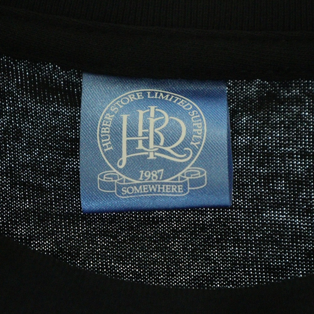 HUBER STORE(ヒューバーストア) 25SS ORIGINAL ENBLEM TEE オリジナルエンブレムTシャツ ブラック