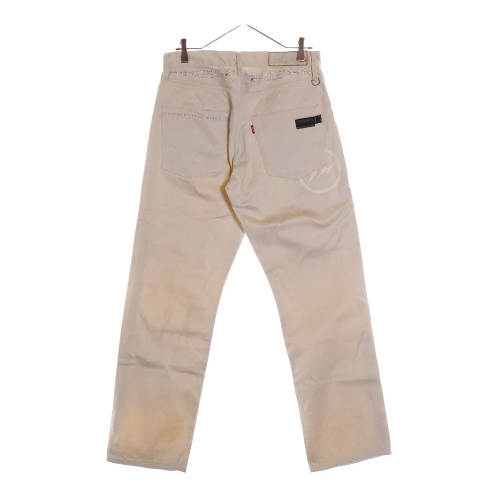 Levi's Fenom(リーバイス フェノム) ×FRAGMENT DESIGN フラグメントデザイン スタッズ装飾 スモールe ボタン裏J30 バックロゴプリント ジップフライ ワークストレートパンツ アイボリー FM50C-0002