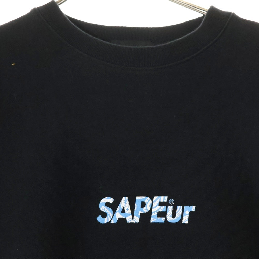 SAPEur(サプール) MULTI PAISLEY HEAD マルチ ペイズリー ヘッド フロントロゴプリント クルーネックスウェットトレーナー ブラック