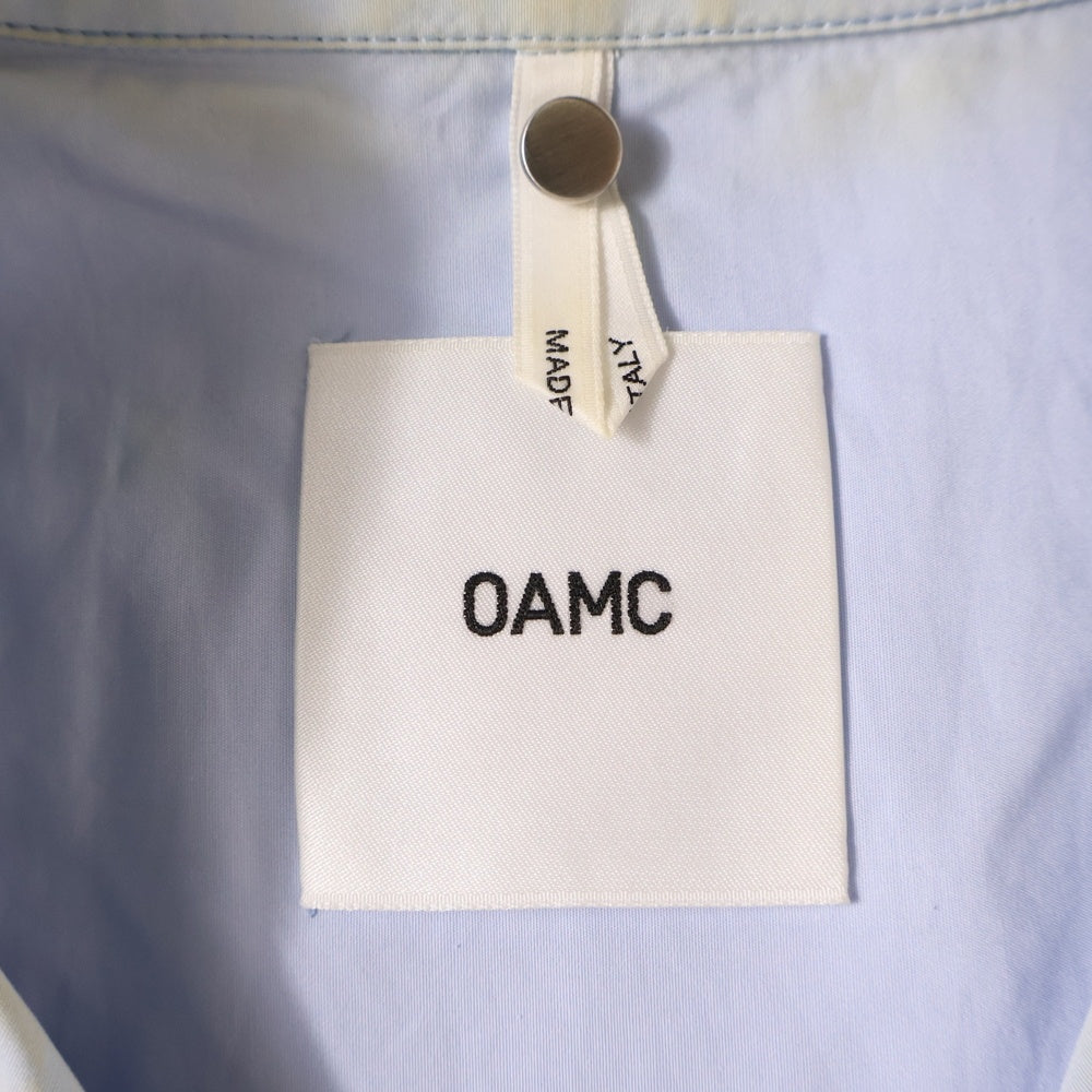 OAMC(オーエーエムシー) 20SS ロゴパッチ付き バックプリント オープンカラーシャツ ブルー OAYQ600386