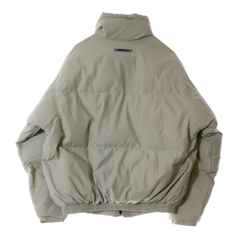 FEAR OF GOD ESSENTIALS(フィアオブゴッド エッセンシャルズ) PUFFER JACKET パファー ジップアップ中綿ジャケット アイボリー