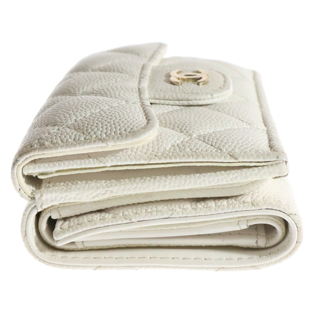 CHANEL(シャネル) ココマーク マトラッセ キャビアスキン クラシック スモール フラップ ウォレット 三つ折り財布 ゴールド金具 ホワイト ランダムシリアル