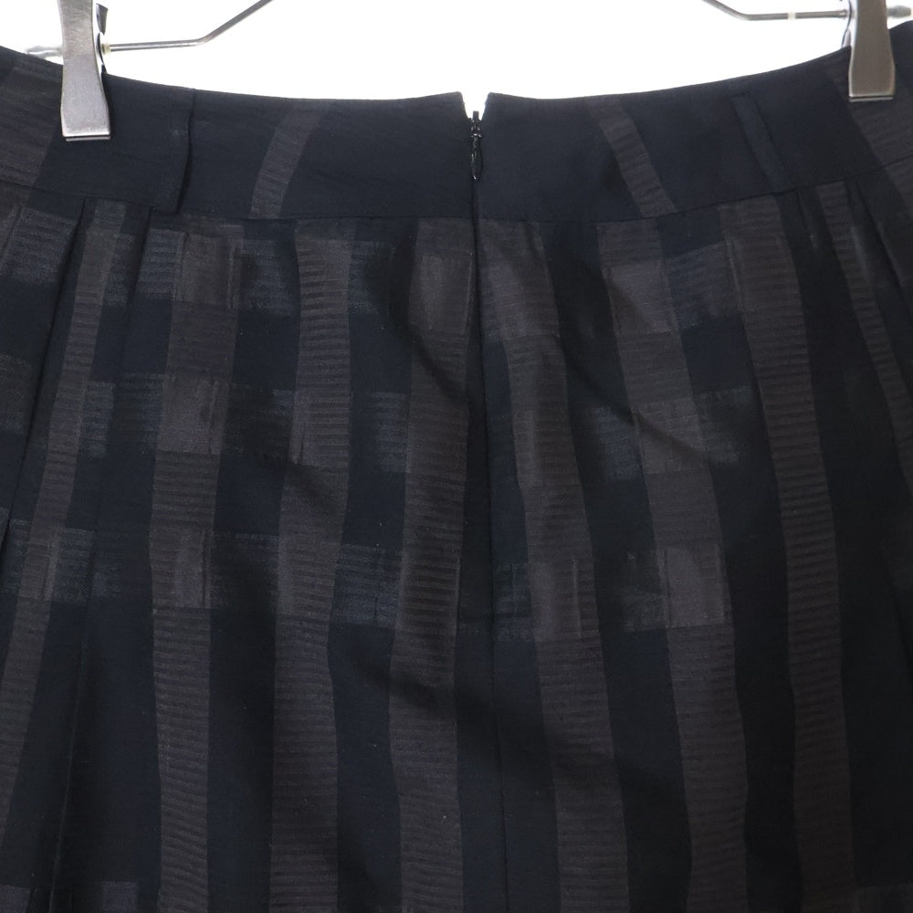BURBERRY LONDON(バーバリーロンドン) チェック柄 シルク混 ポリエステル ベルト付き プリーツスカート ブラック レディース B2S04-506-09