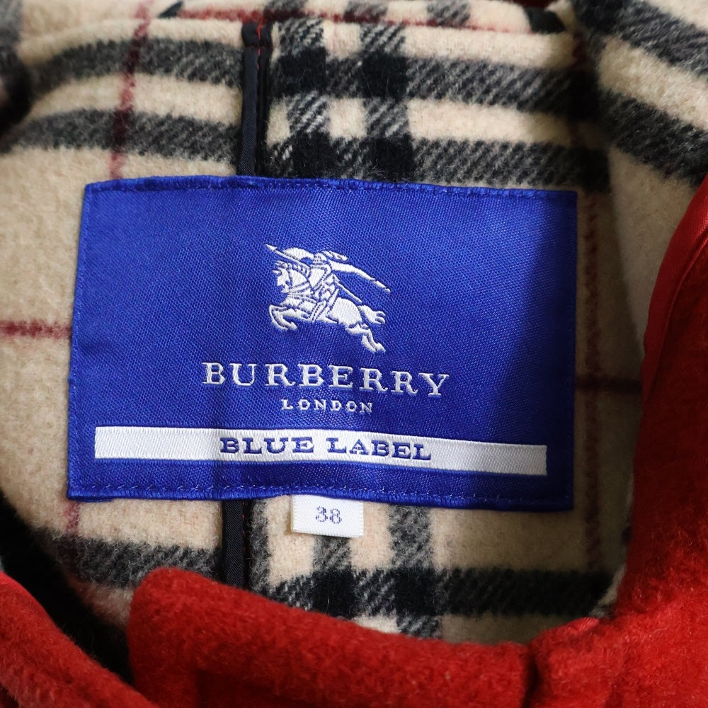 BURBERRY BLUE LABEL(バーバリーブルーレーベル) 裏地ノバチェック柄 ウールダッフルコート レッド FNF13-710 レディース