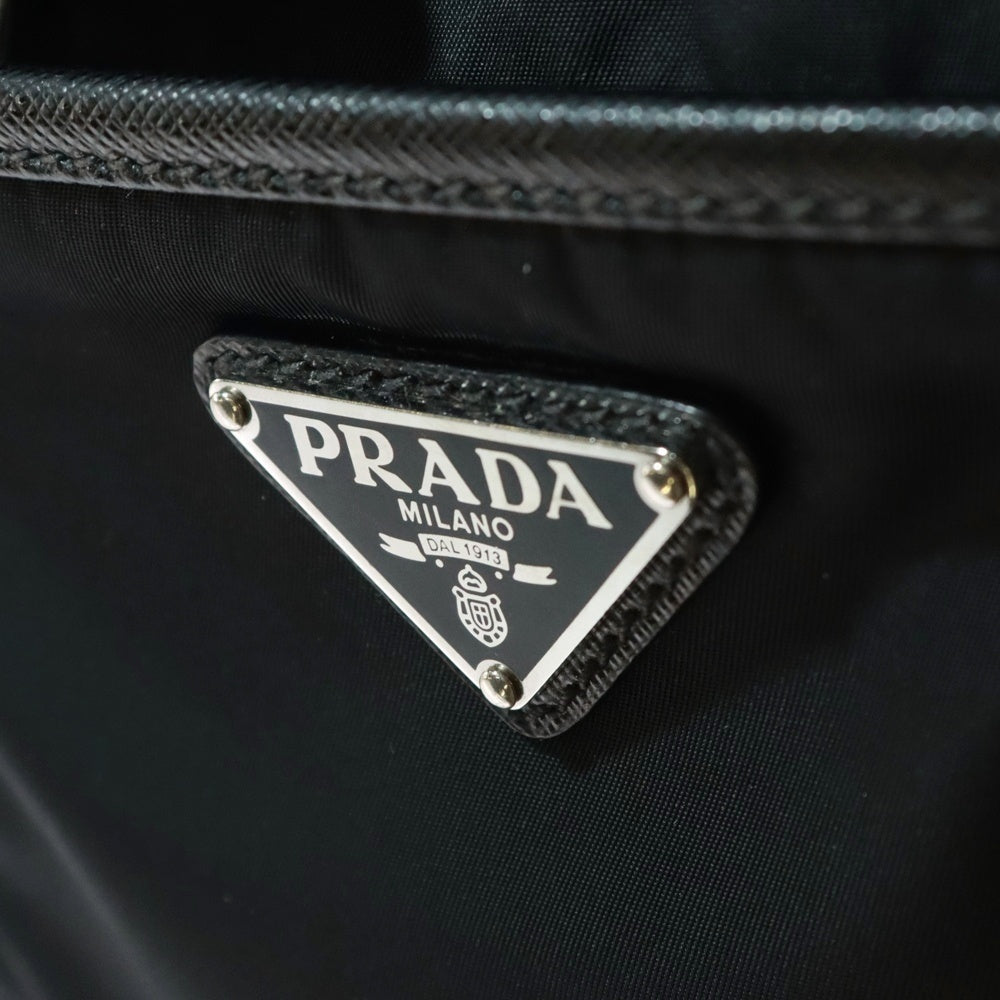 PRADA(プラダ) RE-NYLON トライアングルロゴプレート リナイロン サフィアーノ ショルダーバッグ ブラック 2VH112