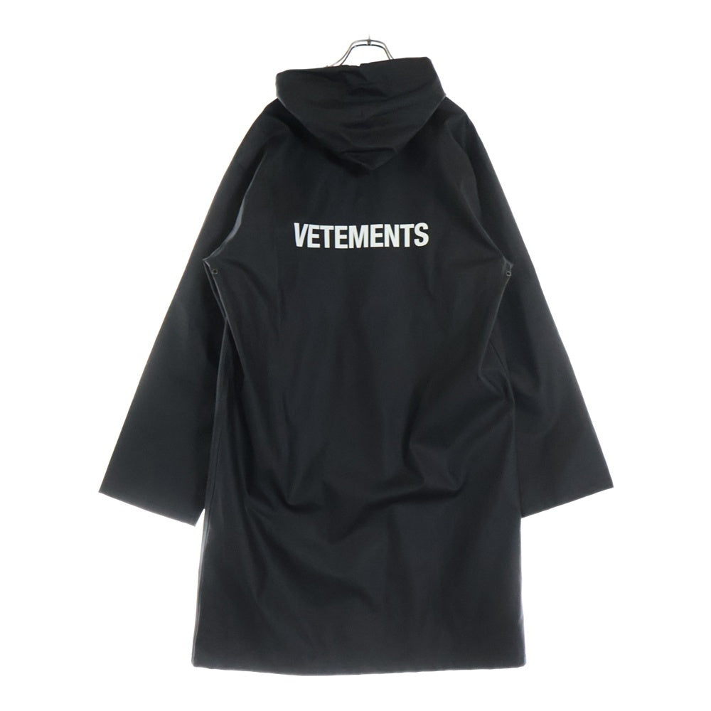 VETEMENTS(ヴェトモン) 17AW LOGO PRINTED LONG RAIN COAT ロゴプリント ロング レインコート ブラック WAH18JA24