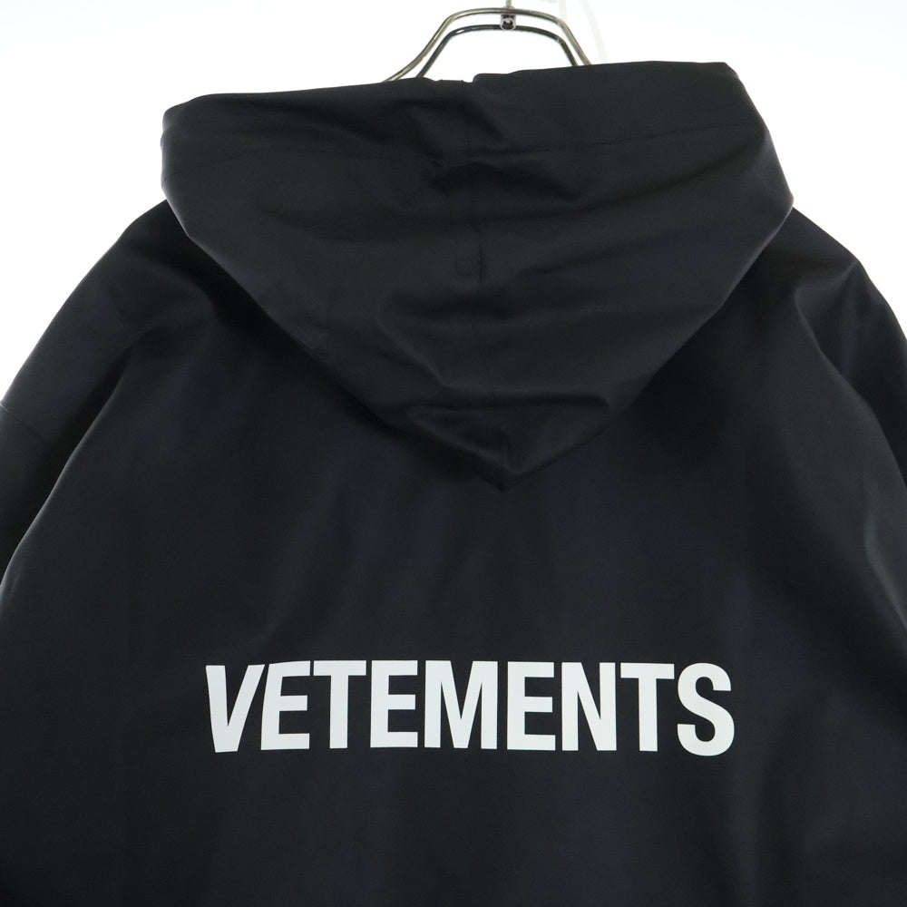 VETEMENTS(ヴェトモン) 17AW LOGO PRINTED LONG RAIN COAT ロゴプリント ロング レインコート ブラック WAH18JA24