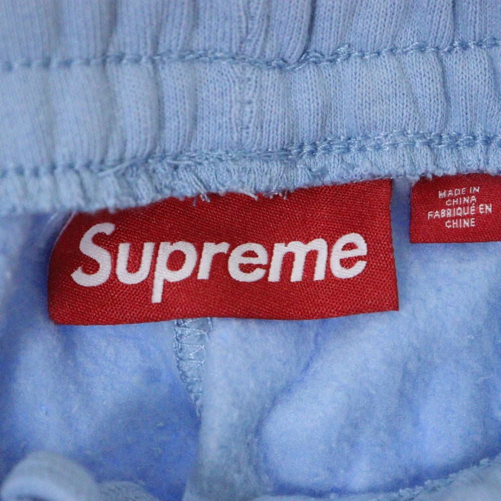 SUPREME(シュプリーム) 24AW Satin Applique Sweatpant サテン アップリケ スウェットパンツ ライトブルー