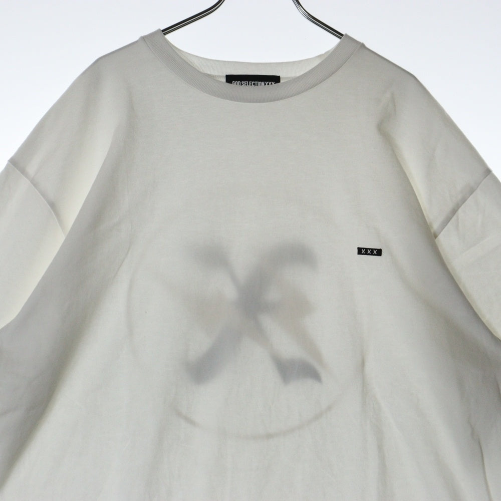 GOD SELECTION XXX(ゴッドセレクショントリプルエックス) ×FRAGMENT DESIGN THE X ANNIV TEE フラグメントデザイン ロゴワッペン プリント クルーネック 半袖 Tシャツ カットソー ホワイト