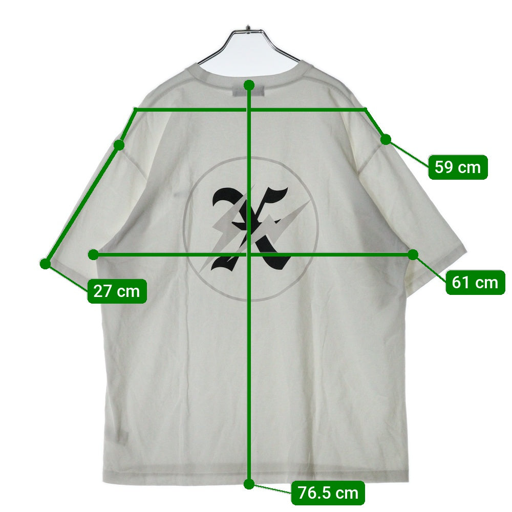 GOD SELECTION XXX(ゴッドセレクショントリプルエックス) ×FRAGMENT DESIGN THE X ANNIV TEE フラグメントデザイン ロゴワッペン プリント クルーネック 半袖 Tシャツ カットソー ホワイト