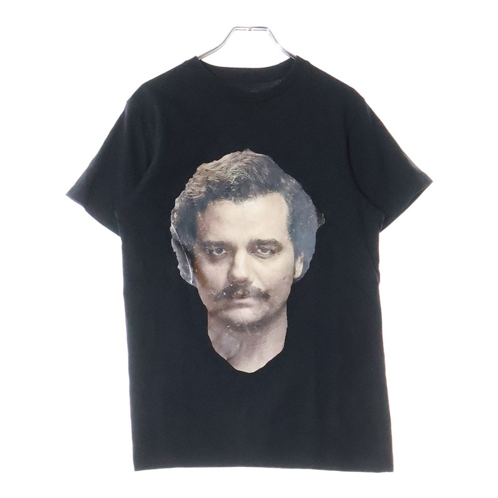 ih nom uh nit PARIS(インノミネイトパリス) ×NARCOS PABLO ESCOBAR ナルコス パブロエスコバル フォトプリント クルーネック コットン 半袖Tシャツ カットソー ブラック