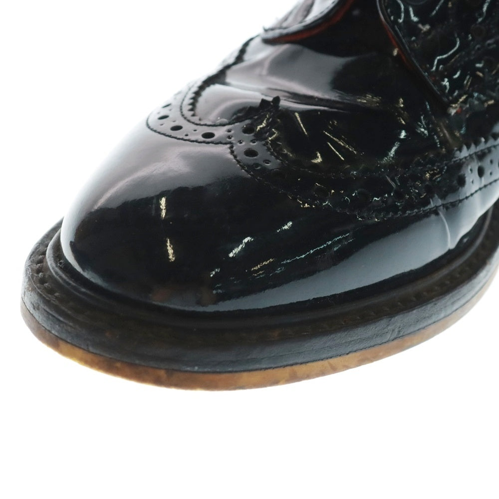 Tricker's(トリッカーズ) ×1PIU1UGUALE3 ウノピゥウノウグァーレトレ エナメル ウィングチップシューズ ブラック MRG033-ENM001