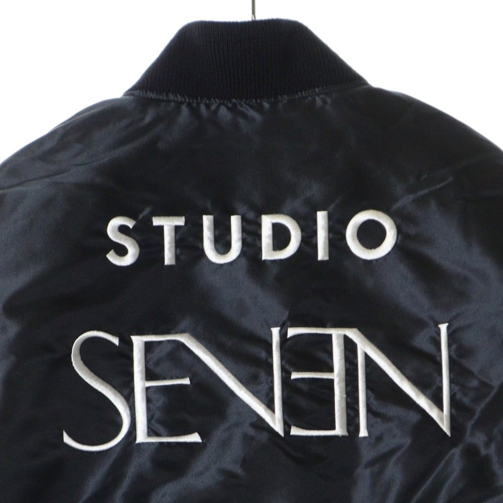 STUDIO SEVEN(スタジオセブン) バックロゴ エンブロイダリー ベルテッド フライトジャケット ナイロン MA-1 ブルゾン ブラック 79863642