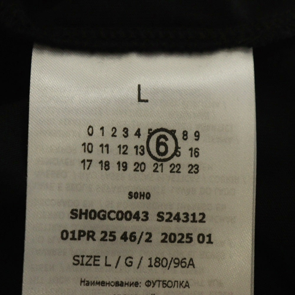 MM6 Maison Margiela(エムエムシックスメゾンマルジェラ) 25SS ニュースペーパー プリント 半袖カットソー Tシャツ ブラック SH0GC0043 S24312