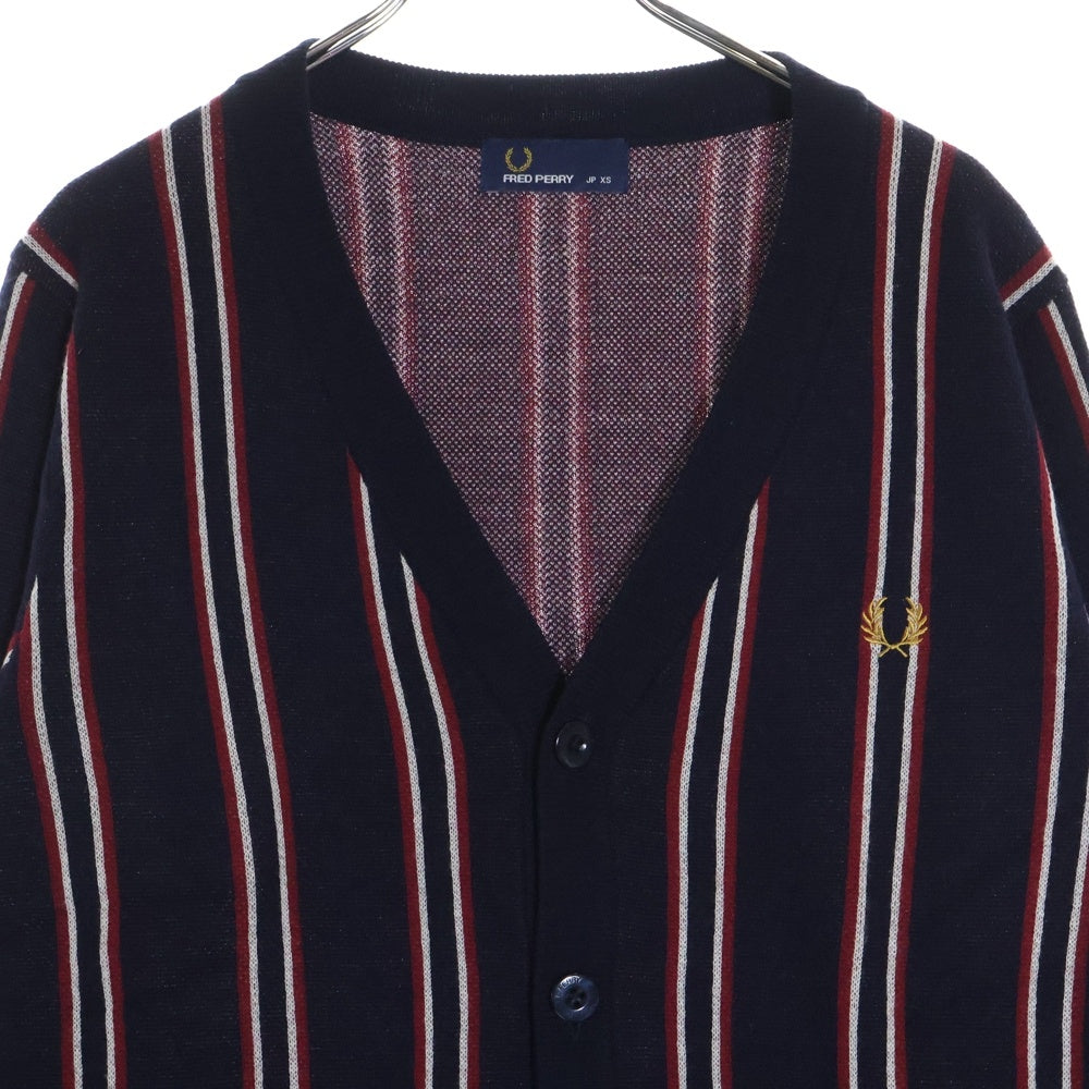 FRED PERRY(フレッドペリー) V Neck Jacquard Cardigan 刺繍 ロゴ Vネック ストライプ ジャガード ニット カーディガン ネイビー/レッド F3156
