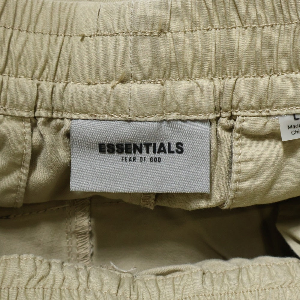 FEAR OF GOD ESSENTIALS(フィアオブゴッド エッセンシャルズ) ラバーロゴ ドローコード コットン イージーパンツ ベージュ