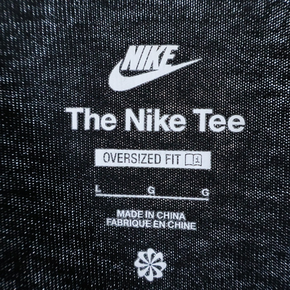 NIKE(ナイキ) OVER SIZE FRONT LOGO TEE オーバーサイズ フロントロゴ 刺繍デザイン クルーネック 半袖Tシャツ カットソー ブラック HF9607-010