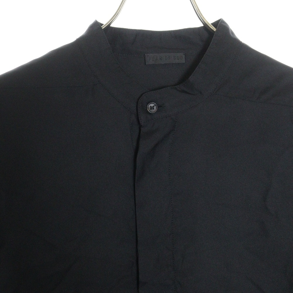 FEAR OF GOD(フィアオブゴッド) ロゴパッチ付き ハーフボタン レーヨン ノーカラーシャツ ロングスリーブ ブラック FCC400030
