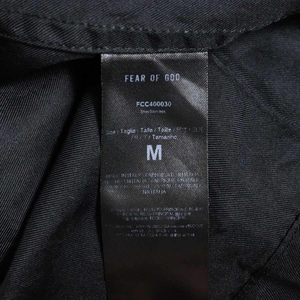 FEAR OF GOD(フィアオブゴッド) ロゴパッチ付き ハーフボタン レーヨン ノーカラーシャツ ロングスリーブ ブラック FCC400030