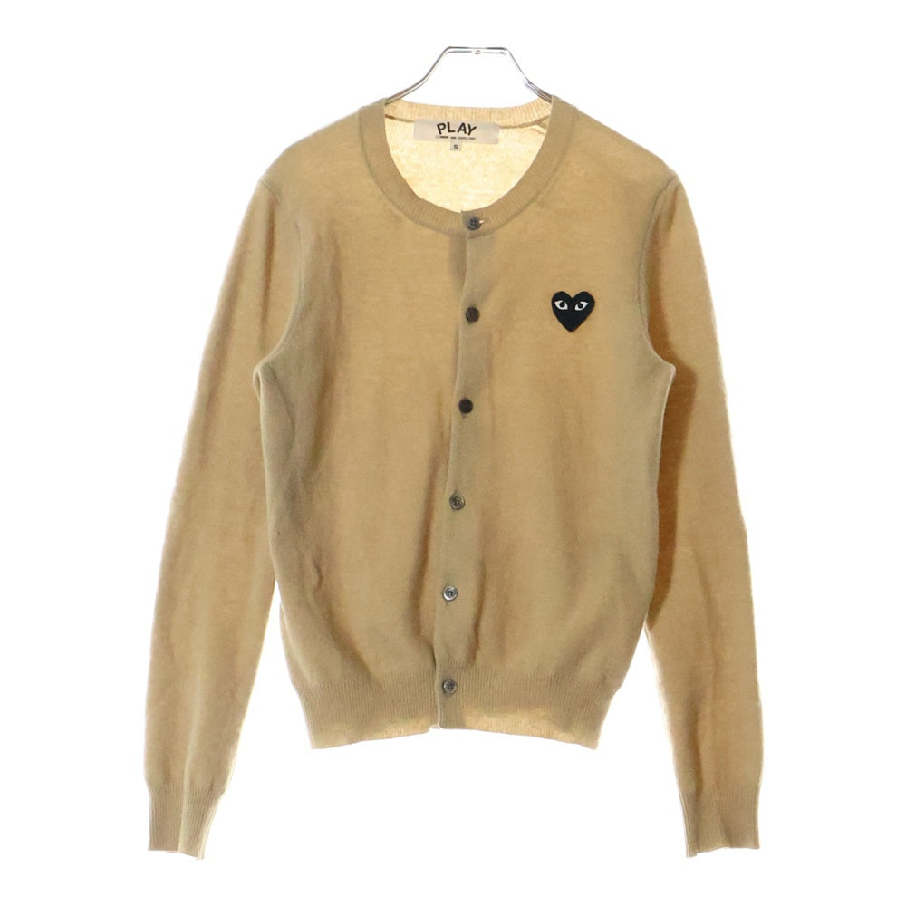 PLAY COMME des GARCONS(プレイコムデギャルソン) AD2021 ハートワッペン ワンポイント クルーネック ウール ニット カーディガン ベージュ AZ-N023