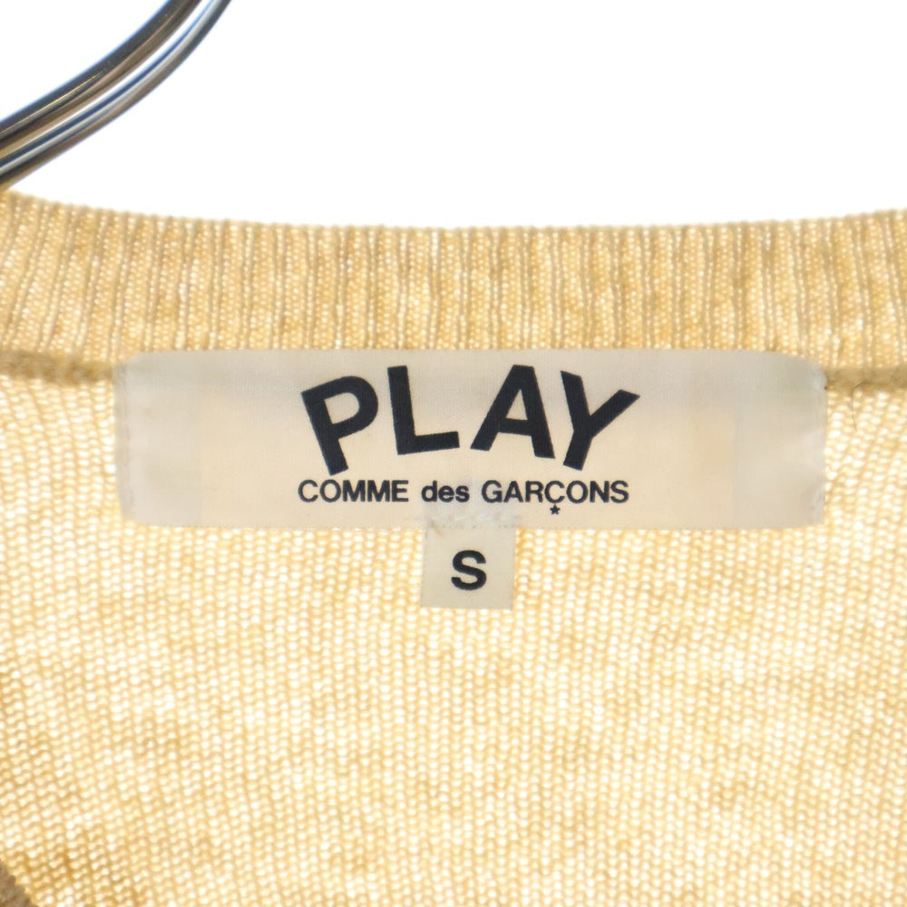 PLAY COMME des GARCONS(プレイコムデギャルソン) AD2021 ハートワッペン ワンポイント クルーネック ウール ニット カーディガン ベージュ AZ-N023