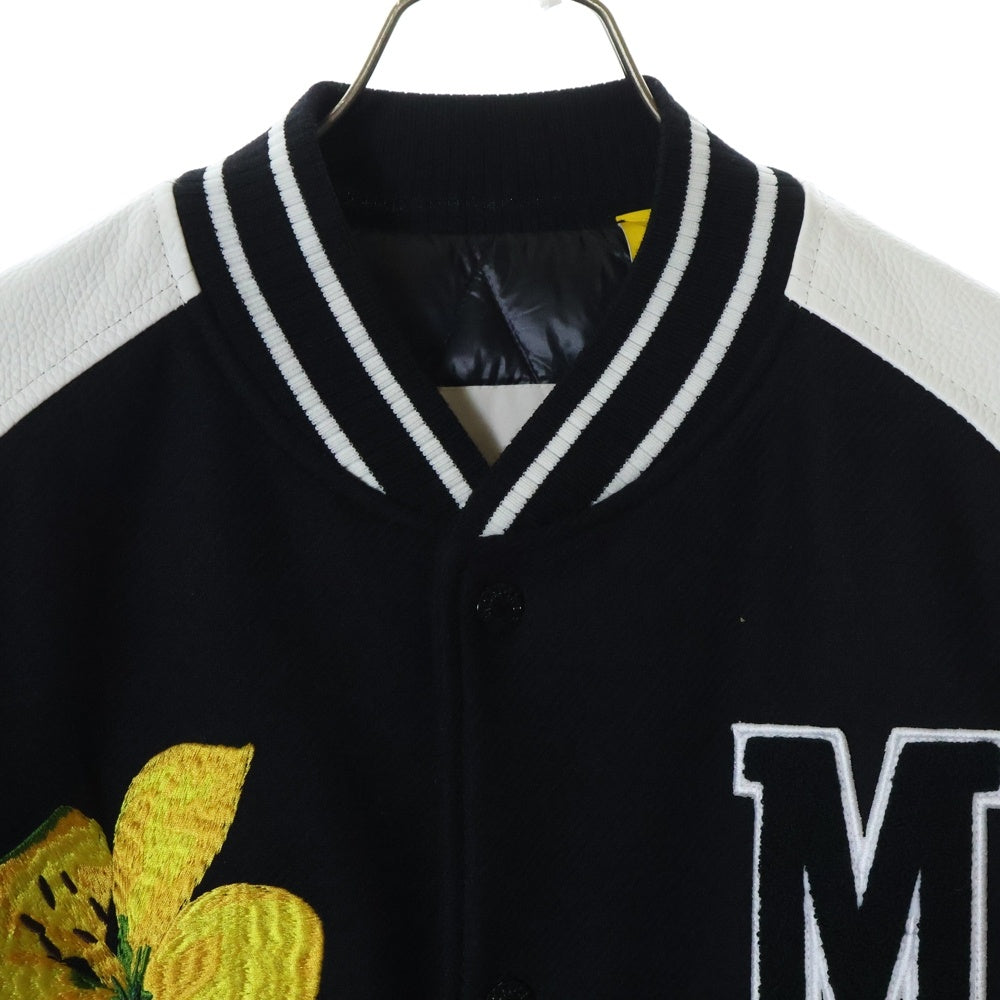 MONCLER GENIUS(モンクレール ジーニアス) 23AW ×FRAGMENT CELSIA フラグメント セルシア フラワーエンブロイダリー 袖レザー ダウン ボンバージャケット スタジャン ブラック/ホワイト I209U1A00007