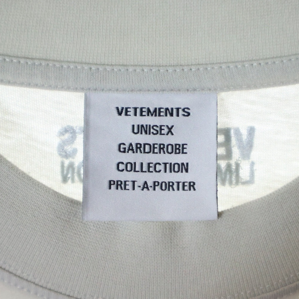 VETEMENTS(ヴェトモン) 23SS ロゴプリント クルーネック ショートスリーブ カットソー 半袖 Tシャツ グレー UE63TR700X